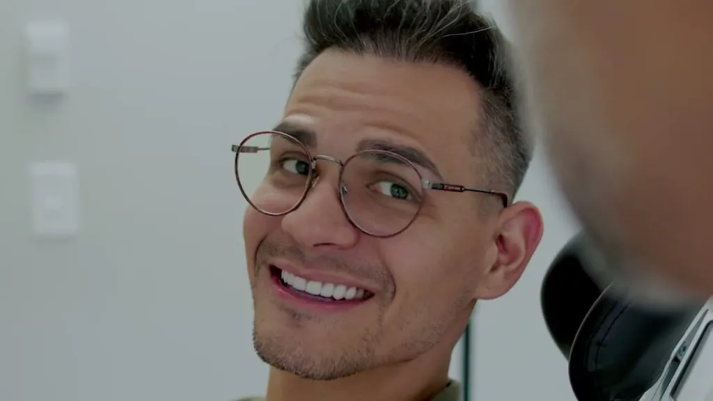 Edwin's porcelain veneers video testimonial – Cosmetic Dentist in Orlando Florida
